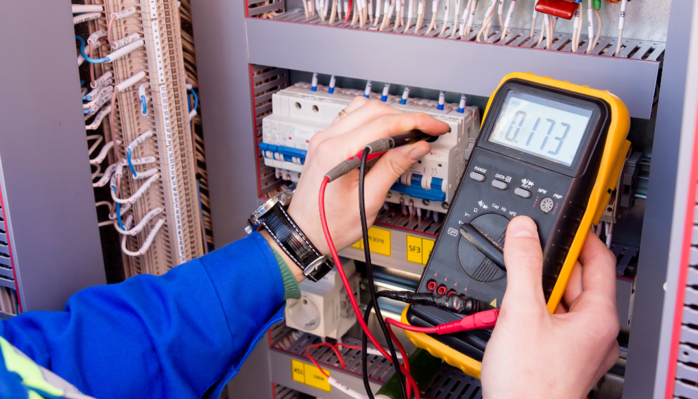 When should I call an emergency electrician?